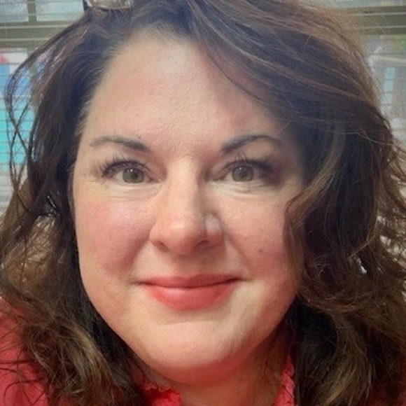 Meet your Posher, Laura - Picture 1 of 1